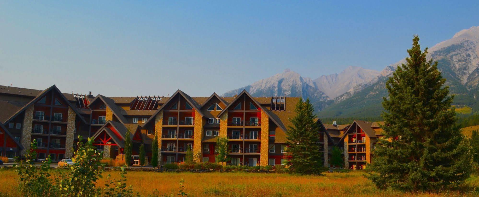 Paradise Club And Canmore